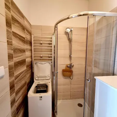Old Town 2-room Apartment, Prime Location Appartamento