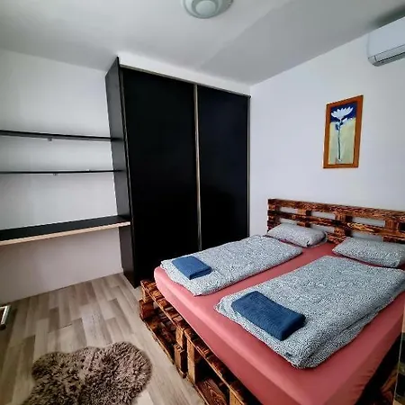 Old Town 2-room Apartment, Prime Location Appartement