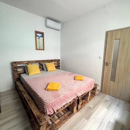 Old Town 2-room Apartment, Prime Location *