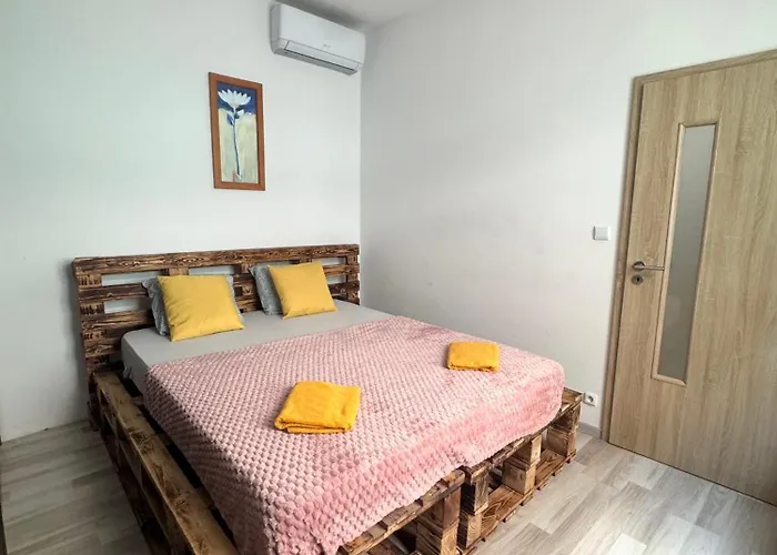 Old Town 2-room Apartment, Prime Location *